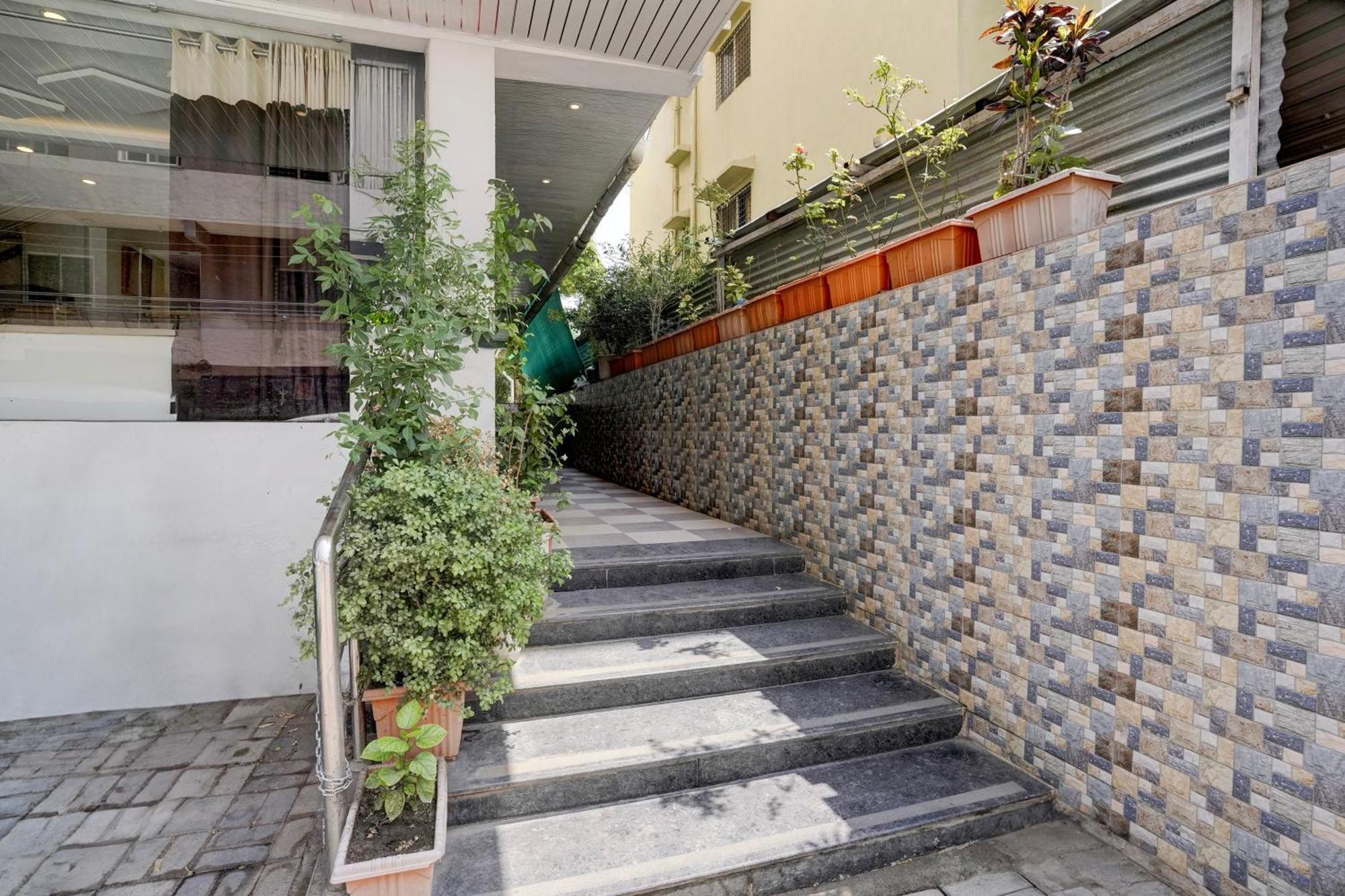 Super Hotel O Chhatrapati Nagar Ширди Екстериор снимка