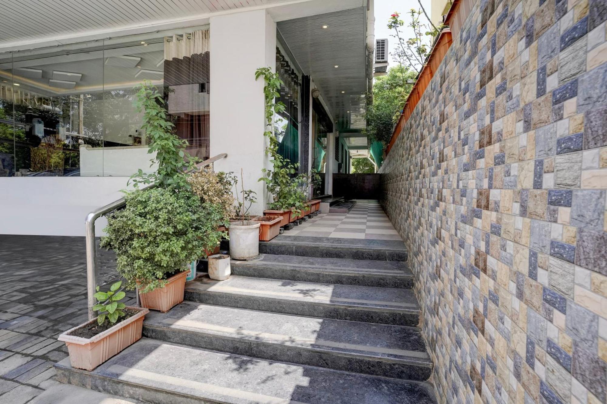 Super Hotel O Chhatrapati Nagar Ширди Екстериор снимка