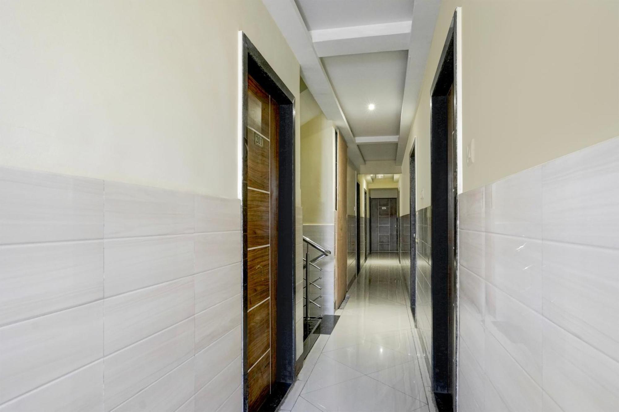 Super Hotel O Chhatrapati Nagar Ширди Екстериор снимка