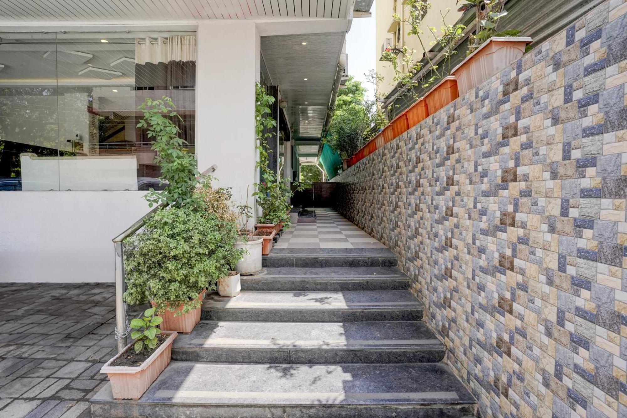 Super Hotel O Chhatrapati Nagar Ширди Екстериор снимка